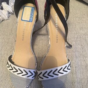Chinese laundry Black and White Women's Heels